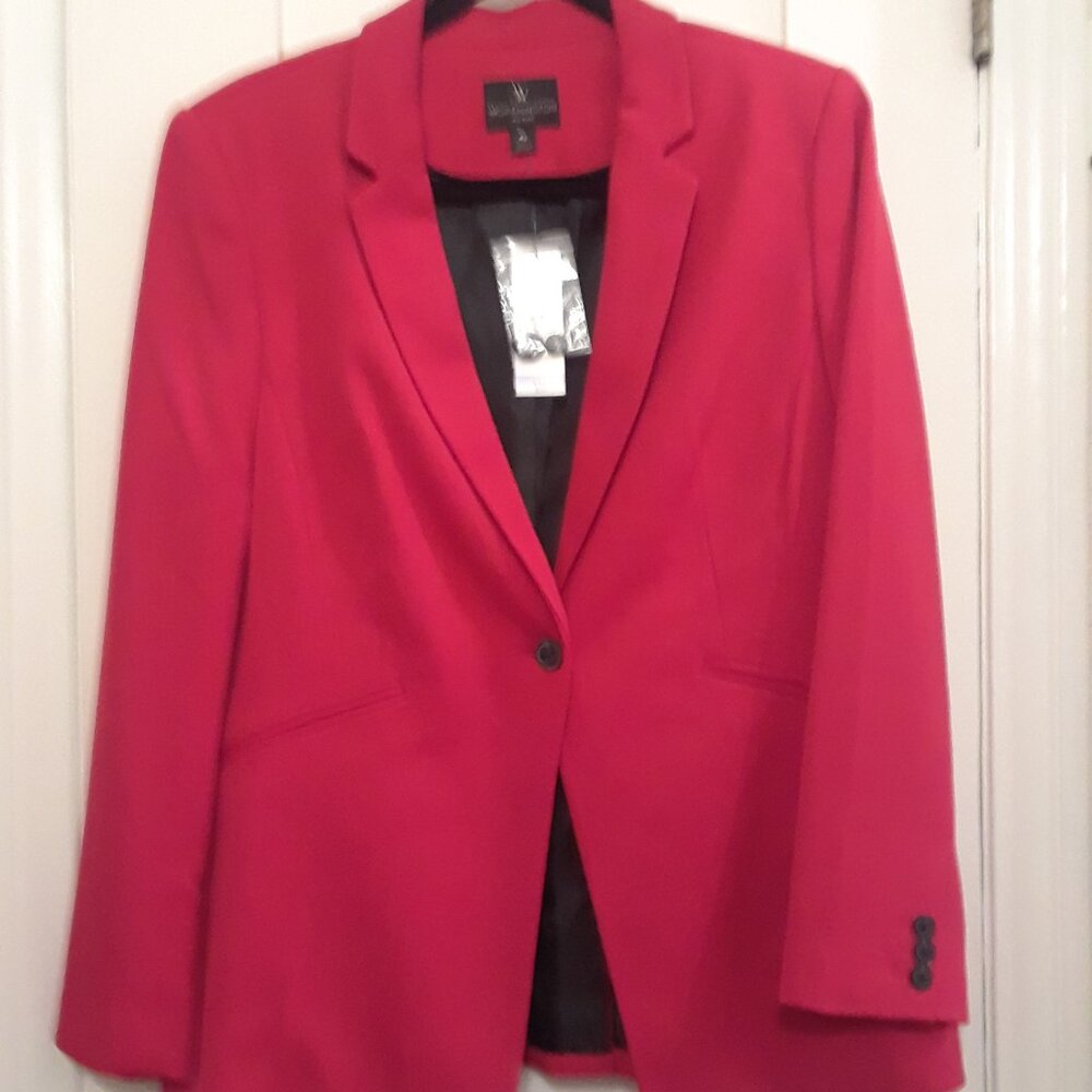 Red Jacket - Picture 5 of 12
